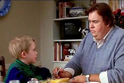 Macaulay Culkin y John Candy trabajaron juntos por primera vez en la película El tío Buck; un año más tarde compartieron la experiencia en Mi pobre Angelito, el gran éxito de el entonces pequeño actor