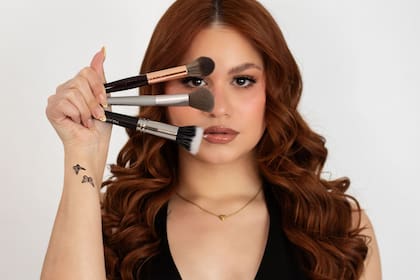 Machado tuvo una primera experiencia laboral como asistente médica, pero decidió dedicarse a las redes sociales