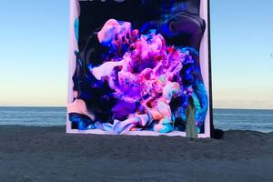 Machine Hallucinations: Coral, una escultura mutante realizada con inteligencia artificial por Refik Anadol, fue exhibida en diciembre en la playa del Faena Hotel en Miami durante el lanzamiento de Aorist