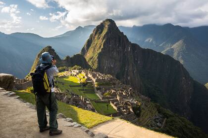 Machu Picchu. Filas kilométricas para ingresar, escasos controles de ingreso y tiempo de permanencia, y un caudal de visitantes por encima de lo recomendado pusieron en riesgo la ciudadela inca ubicada cerca de Cuzco, en Perú. Buscan revertir la situación con un plan regulatorio más firme