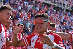 Unión goleó a Colón 3-0 en el clásico de Santa Fe e ingresó en la Sudamericana