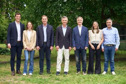 Macri apoyó con una foto a los candidatos del Pro en las listas de LLA