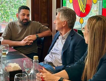 Macri, en una reunión con vecinos, cuando estaba de campaña