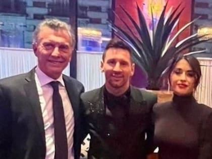 Macri junto a Messi y su esposa