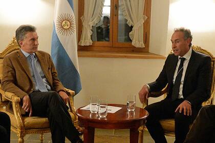 Macri junto a Mindlin, en Davos, en 2017