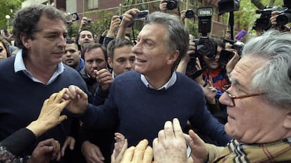 Macri llevó facturas a la mesa donde votó