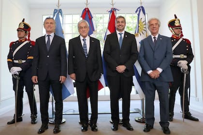 En 2020, los entonces Macri, Piñera, Abdo y Vázquez, en la quinta de Olivos, acordaron la presentación conjunta para 2030.