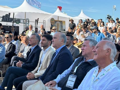 Macri, Pullaro, Iraeta, Fernán Saguier y José Aranda durante el acto de corte de cintas de Expoagro