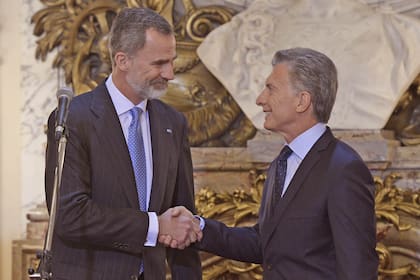 Macri recibió a los reyes de España en el Salón Blanco de la Casa Rosada