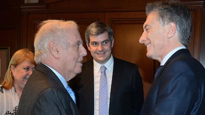 Macri se reunió con el director de orquesta argentino Daniel Barenboim en Alemania