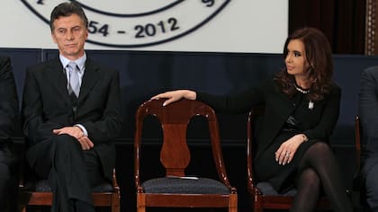 Macri y Cristina, en 2012, durante un acto en la Bolsa de Comercio