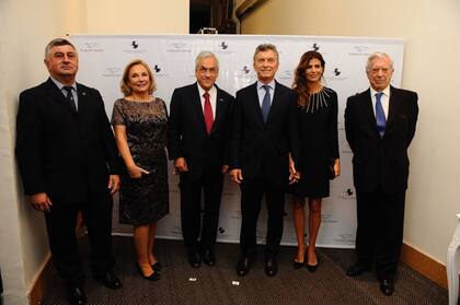 Macri y su par chileno Sebastián Piñera participan de la cena anual de la Fundación Libertad; también está el escritor peruano Vargas Llosa
