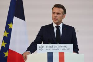 Macron dice que Trump podría ganar el Nobel de la Paz si "detiene" la guerra en Gaza
