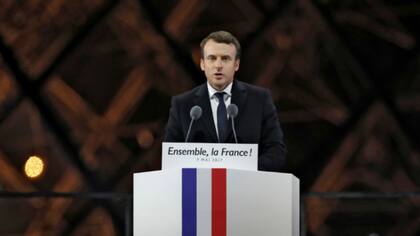 Macron dio un discurso en el Louvre tras la victoria