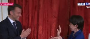 Macron y la primera ministra de Japón hicieron un icónico gesto de Dragon Ball