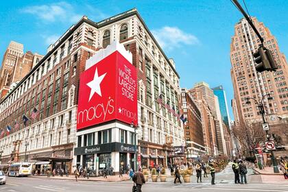 Macy’s ajustará su estrategia comercial con subas de precios y el cierre progresivo de 150 tiendas hasta 2027
