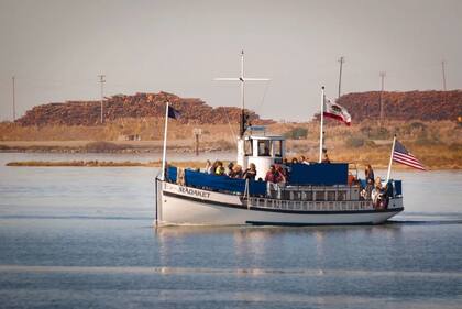 Madaket fue construido en 1910 y durante décadas transportó a trabajadores de los aserraderos entre Eureka, Arcata y la península de Samoa