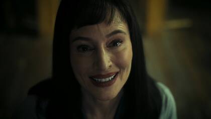 Madeleine Stowe como Ingrid Kersh en It: Bienvenidos a Derry (HBO Max).