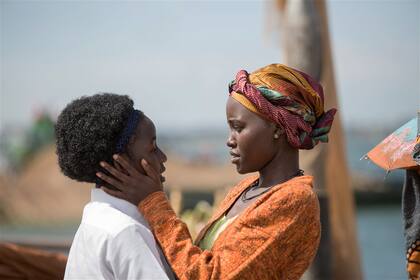 Madina Nalwanga y Lupita Nyong’o recrean una historia real