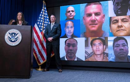 Madison Sheahan, subdirectora del ICE, renunció a su cargo y fue reemplazada en el cargo por Charles Wall, un abogado de amplia experiencia en migración