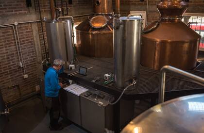 Madoc produce un whisky de "perfil suave" que fue galardonado con una medalla de plata en Estados Unidos