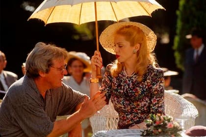 El director Alan Parker y Madonna alistando una escena próxima a filmar