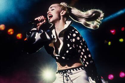 Madonna/Gira Blond Ambition/1990: Para promocionar su clásico de 1989, Like a Prayer, ella quiso subir la apuesta en estadios y reinventó la megagira del pop. “Es mucho más teatral que cualquier cosa que haya hecho”, dijo