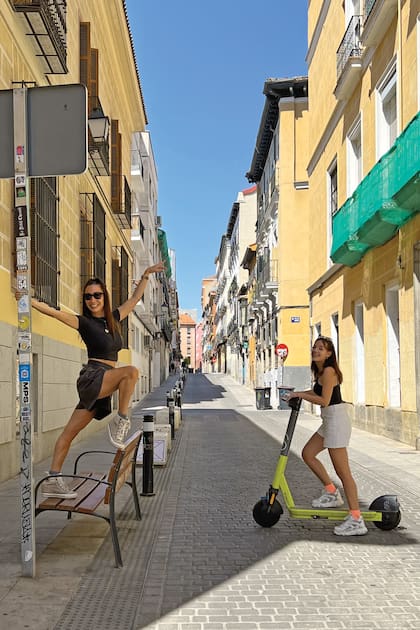 Madre e hija se divirtieron al retratarse en la capital española.