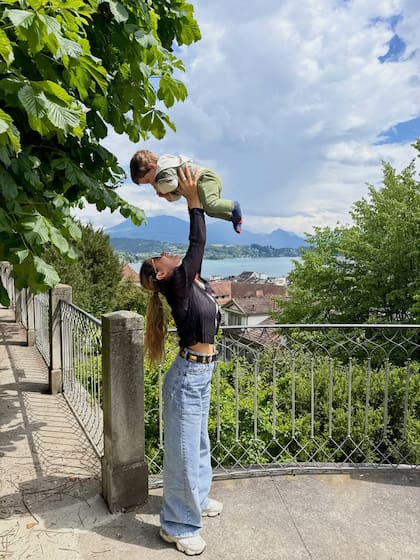 Madre e hijo a pura diversión (Foto: Instagram @jmena)