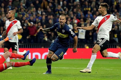 El gol más importante de Benedetto en Boca: el que le convirtió a River en Madrid, para el 1 a 0 parcial; después, el Millonario se quedaría con la Copa Libertadores 2018