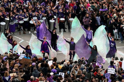 Madrid, España: con una danza, exigieron igualdad salarial y "no al techo de cristal"