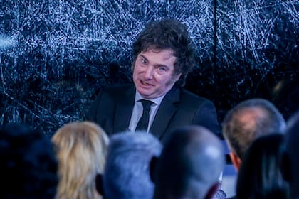 El presidente de la Nación Argentina, Javier Milei, durante la presentación de su libro 'El camino del libertario', en La Razón, el 17 de mayo de 2024 en Madrid, España