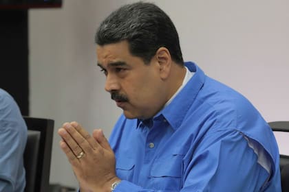 Maduro, ayer, durante una reunión con ministros