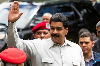 Maduro flexibilizó el acceso a dólares para importaciones para revitalizar la actividad