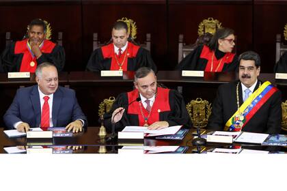 Maduro, frente a la Corte Suprema en Caracas