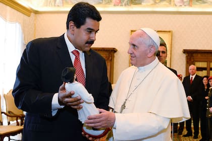 Una de las dos reuniones del Papa con Maduro en el Vaticano