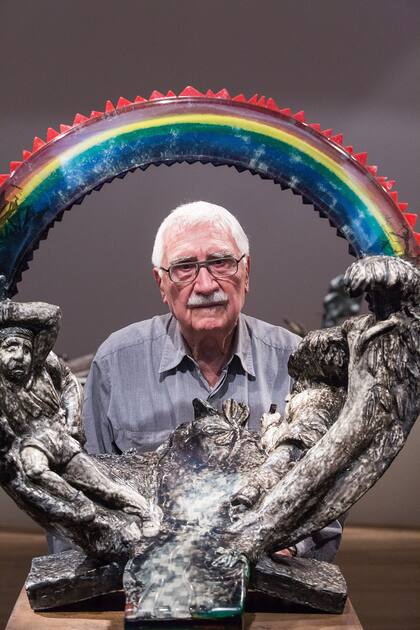 Maestro de la escultura, Juan Carlos Distéfano con su obra más reciente, "La necesidad del arcoíris"