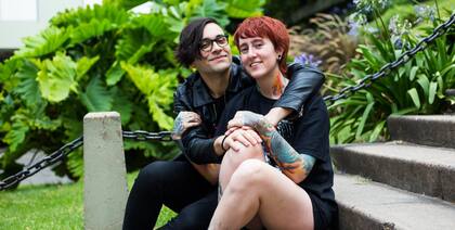 Magali, junto a su pareja.