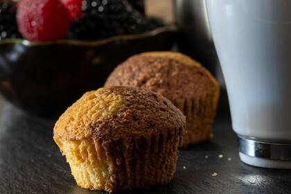 Magdalenas marmoleadas con harina de almendra, tus nuevas favoritas de la tarde