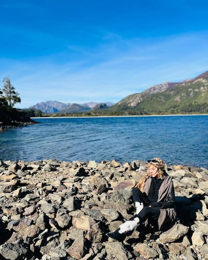 Maggie Civantos en Bariloche, entre "lagos, caballos y cerveza", como contó en Instagram 