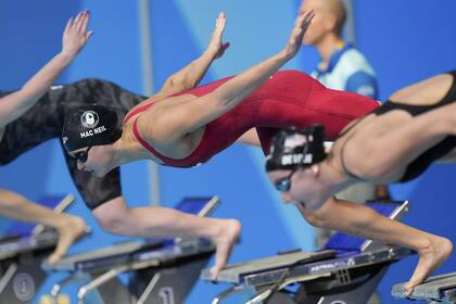 Maggie Mac Neil se lanza al agua en los 50 metros libre, uno de los oros que ganó en los Panamericanos