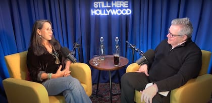 Maggie todavía siente una conexión con Matthew Perry (Foto: Captura de Youtube Podcast Still Here Hollywood)