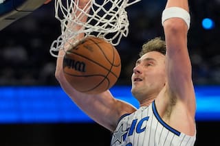 Magic vence 132-120 a Timberwolves con 20 puntos de Paolo Banchero para hilar cuarta victoria