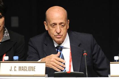 Maglione concluirá el mandato de Vázquez Raña hasta 2016