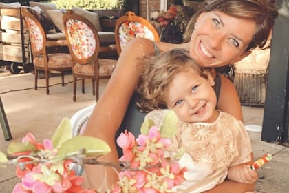 Eugenia 'la China' Suárez junto a su hija Magnolia (Foto: Instagram/@sangrejaponesa)