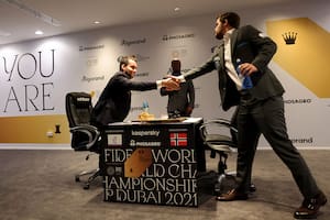 Carlsen sacó más ventaja ante Nepo y ahora su objetivo está en la historia