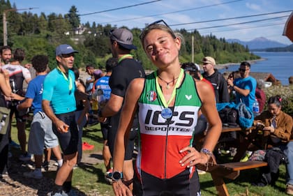 Maia Coletto dominó la competencia desde el agua y cruzó la meta en 2 horas 52 minutos, imponiendo su ritmo y asegurando el primer lugar del podio.