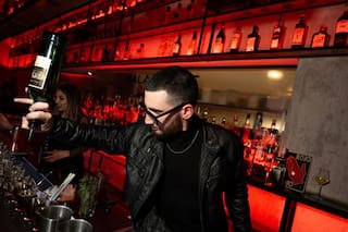 Agenda gastro del 13 al 18 de abril: ser bartender por un día, un taller de ramen y un campeonato de ahumados