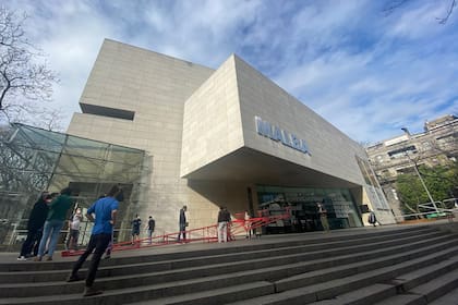 "Leverage", el subibaja en la explanada del Malba, que reabrirá el jueves 5 de noviembre