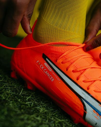 "Maldito cáncer", el mensaje de los botines de Sébastian Haller el día de su regreso con la camiseta de Borussia Dortmund